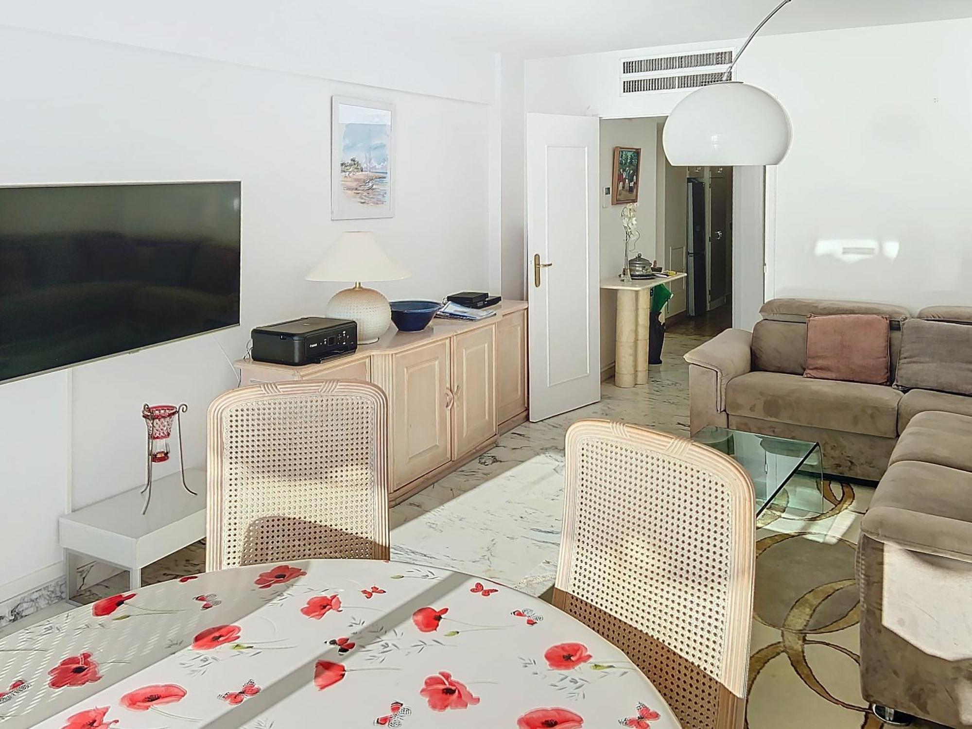 Apartment Situation Et Vue Exceptionnelles 338l Roll *