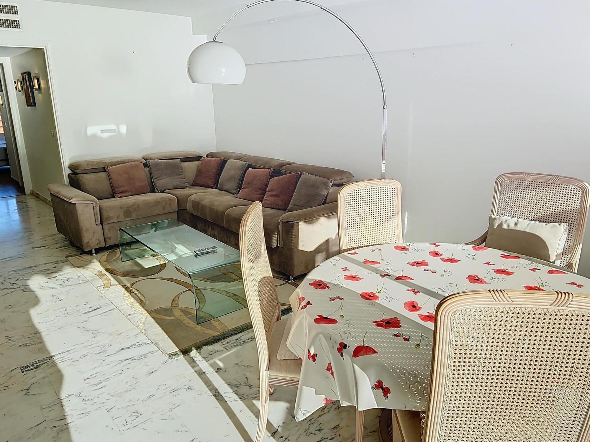 Appartement Situation Et Vue Exceptionnelles 338l Roll *